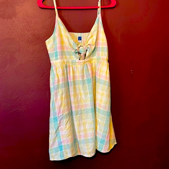 This beautiful pastel dress will go good for any spring or summer event - Picture 1 of 1